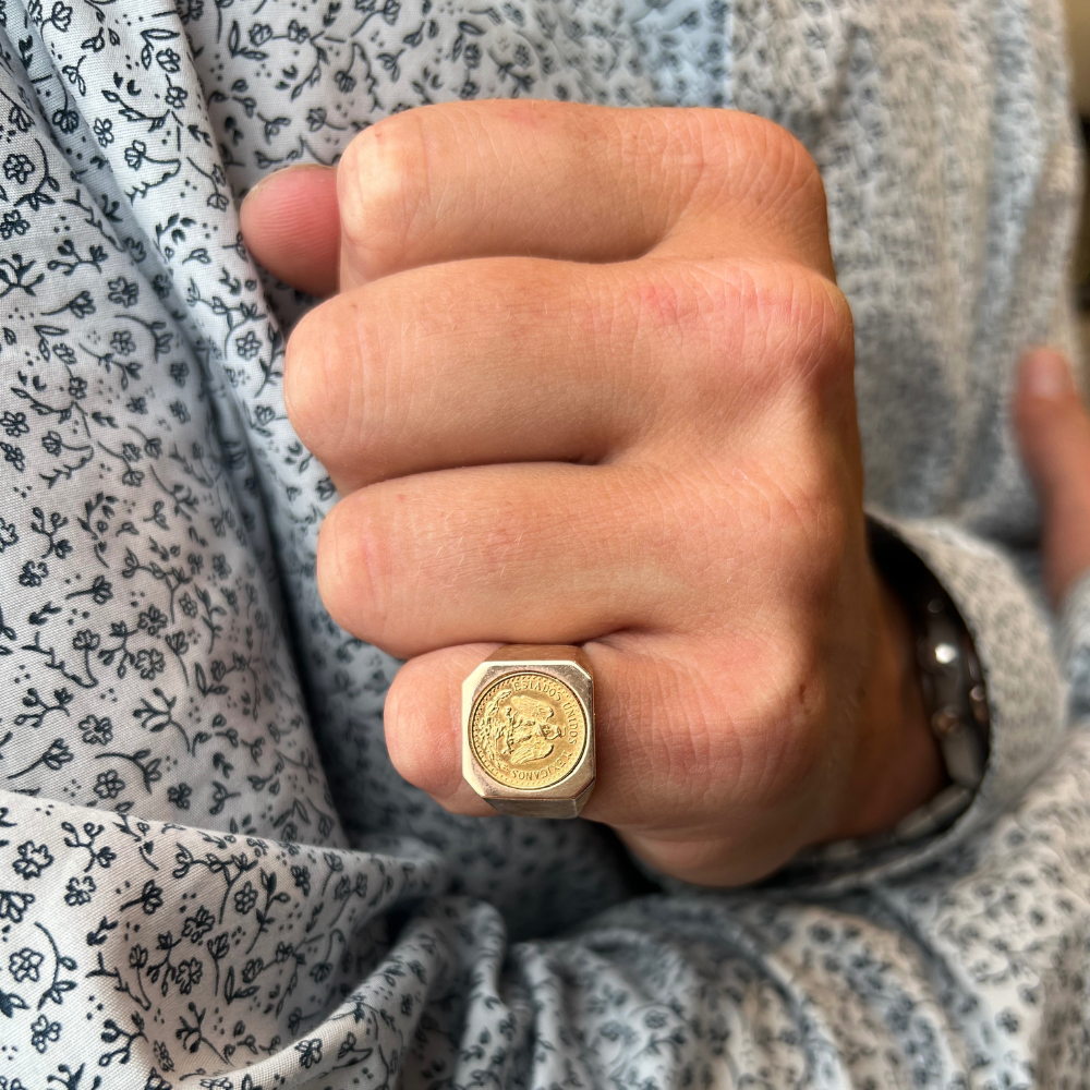 Estate - 10 Karat Yellow Gold Estados Unidos Mexicanos Coin Ring Size 8