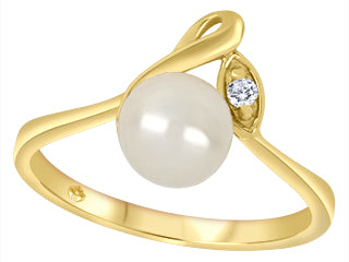 Women's 10K Yellow Gold White Cultured Pearl And 0.03 TDW Canadian Diamond Ring