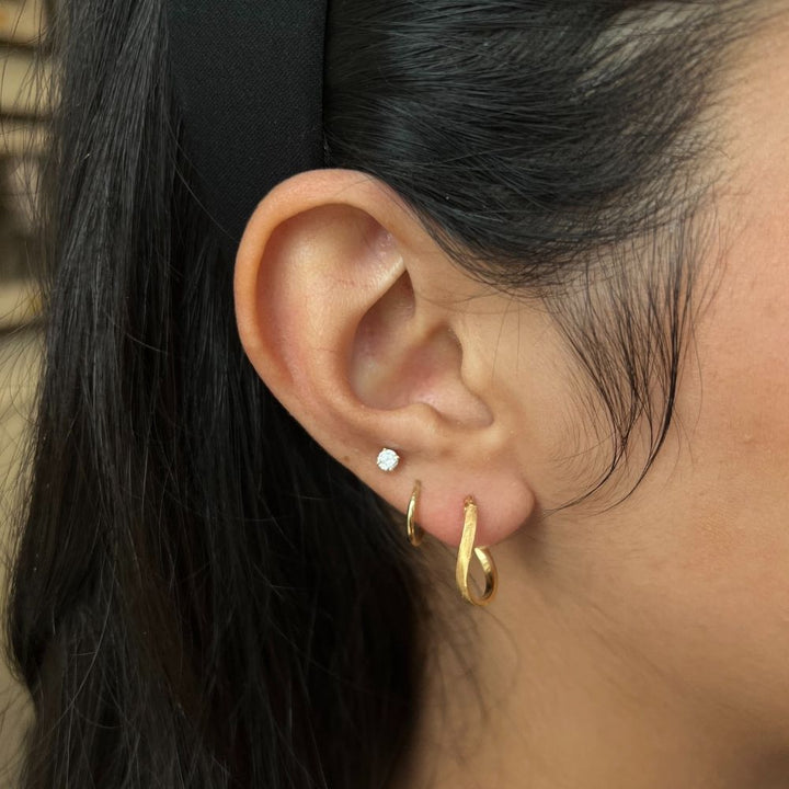 10K Yellow Gold Small Oval Hoop Earrings