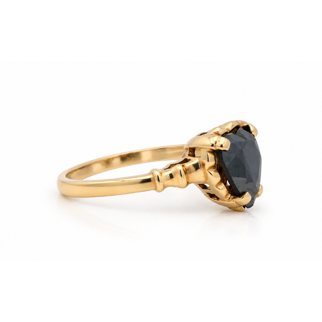 Estate - 10 Karat Yellow Gold Hematite Heart Ring, Size 8.5