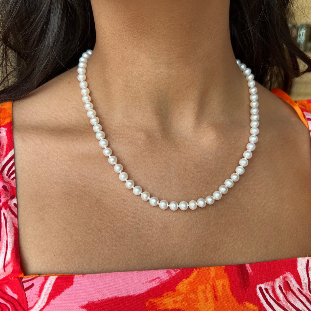 Women's Single Strand 18" 6,5-7mm White Freshwater Cultured Pearl Necklace With 14K White Gold Clasp