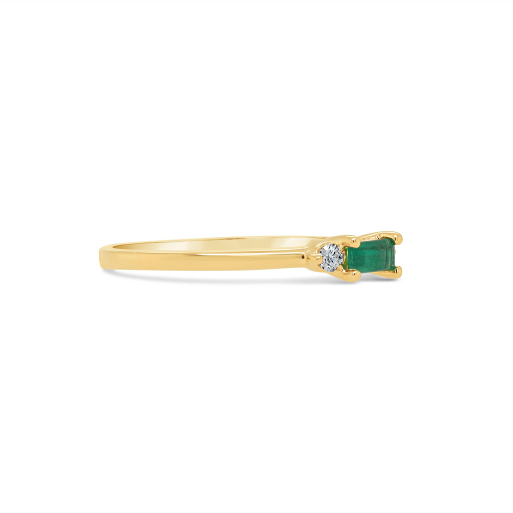 10K Yellow Gold 4x2mm Emerald And 0.023 TDW Diamond Women's Ring